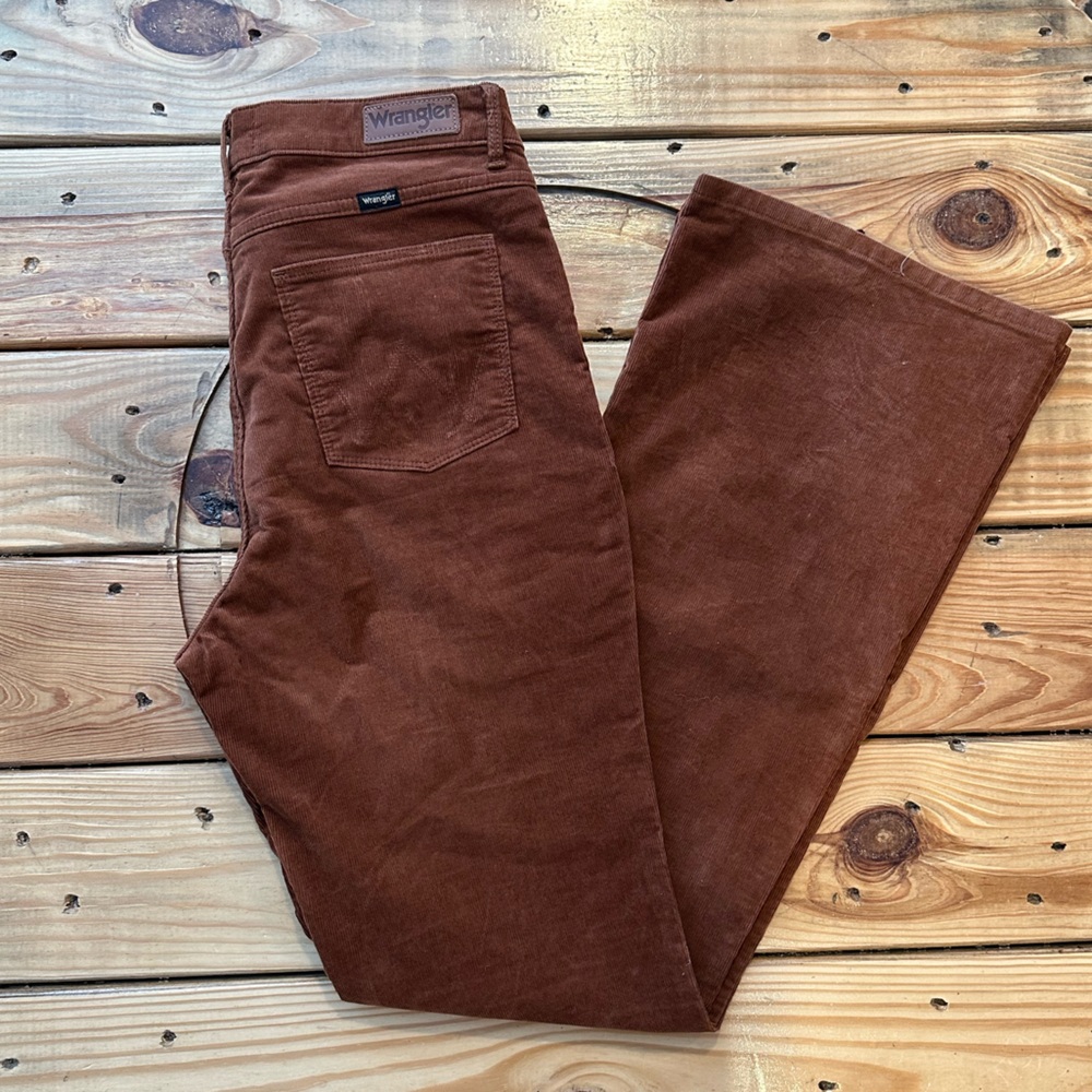 WRANGLER HIGH RISE FIERCE FLARE CORDUROY